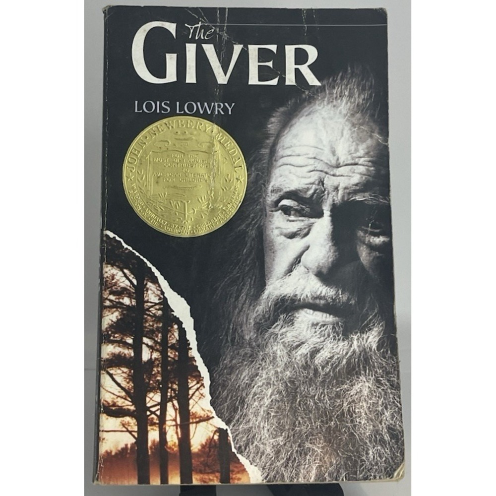 The Giver Lois Lowry Paperback Newbery Medal Young Adult Dystopian Novel